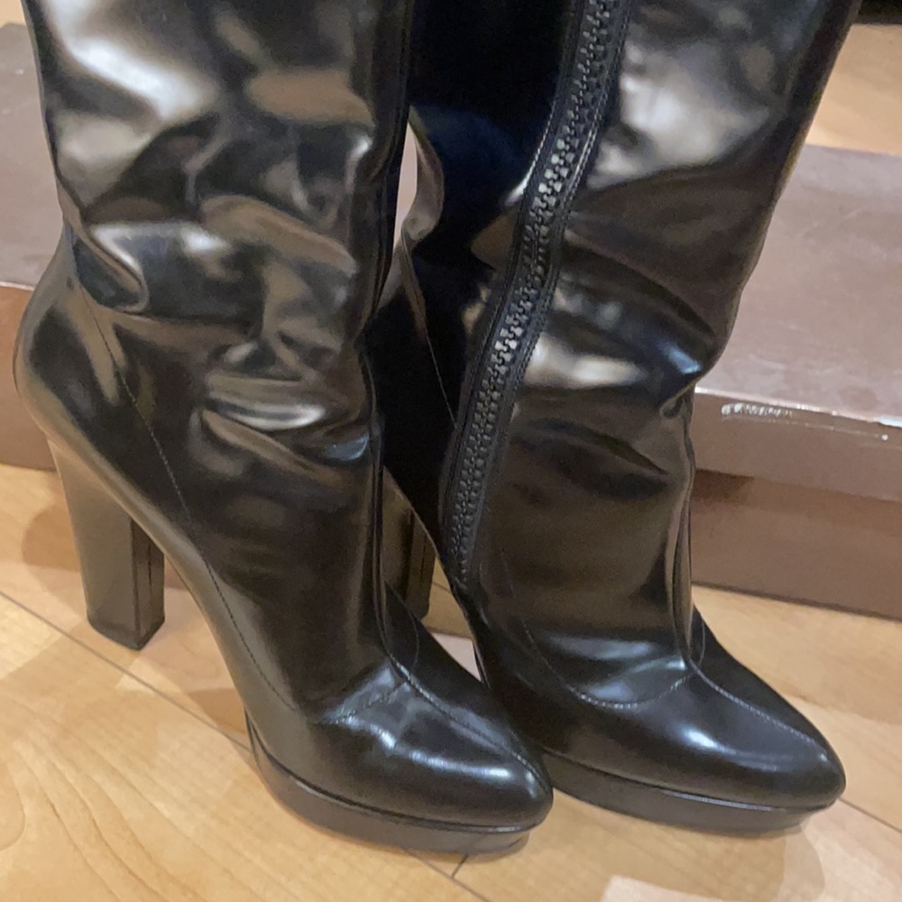 Gucci hi-gloss leather knee high boot - Picture 3 of 7